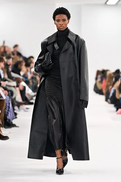 Look 14
